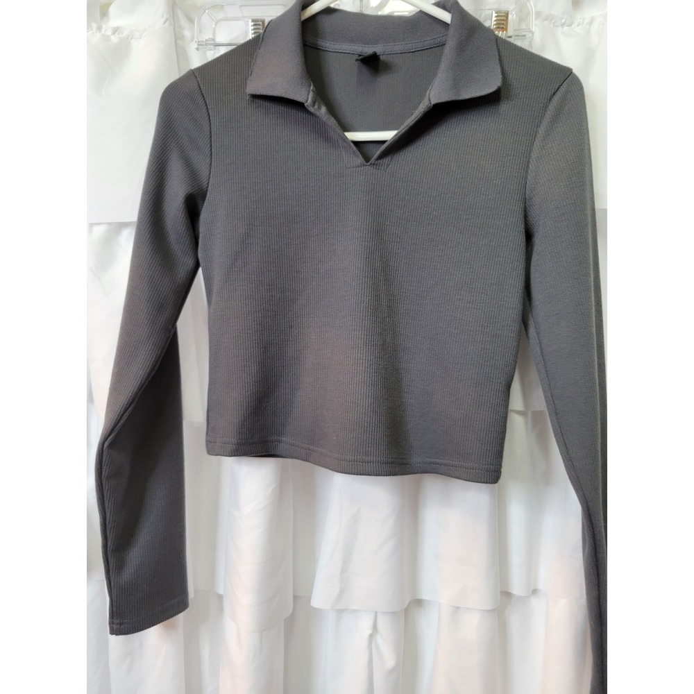 Dazy Charcoal Grey Ribbed Knit Long Sleeve Cropped Polo Top V-Neck Size S 2028